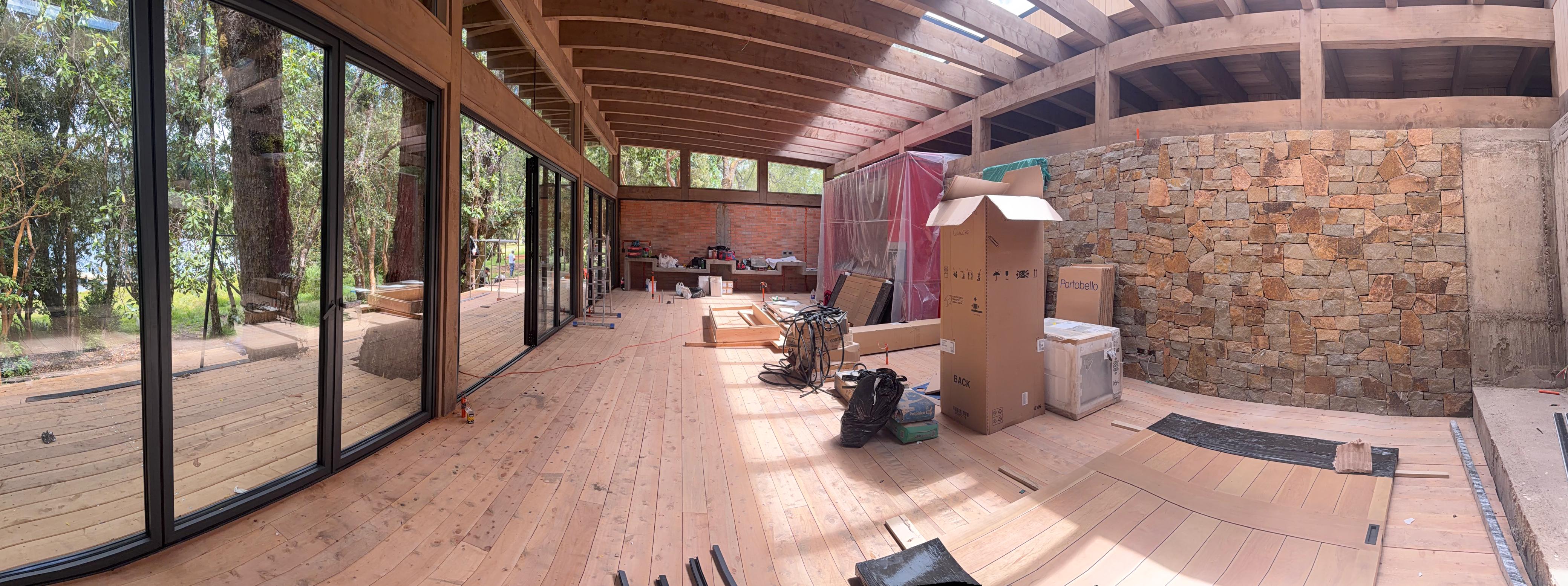 Revestimiento exterior de casa con materiales resistentes a la humedad