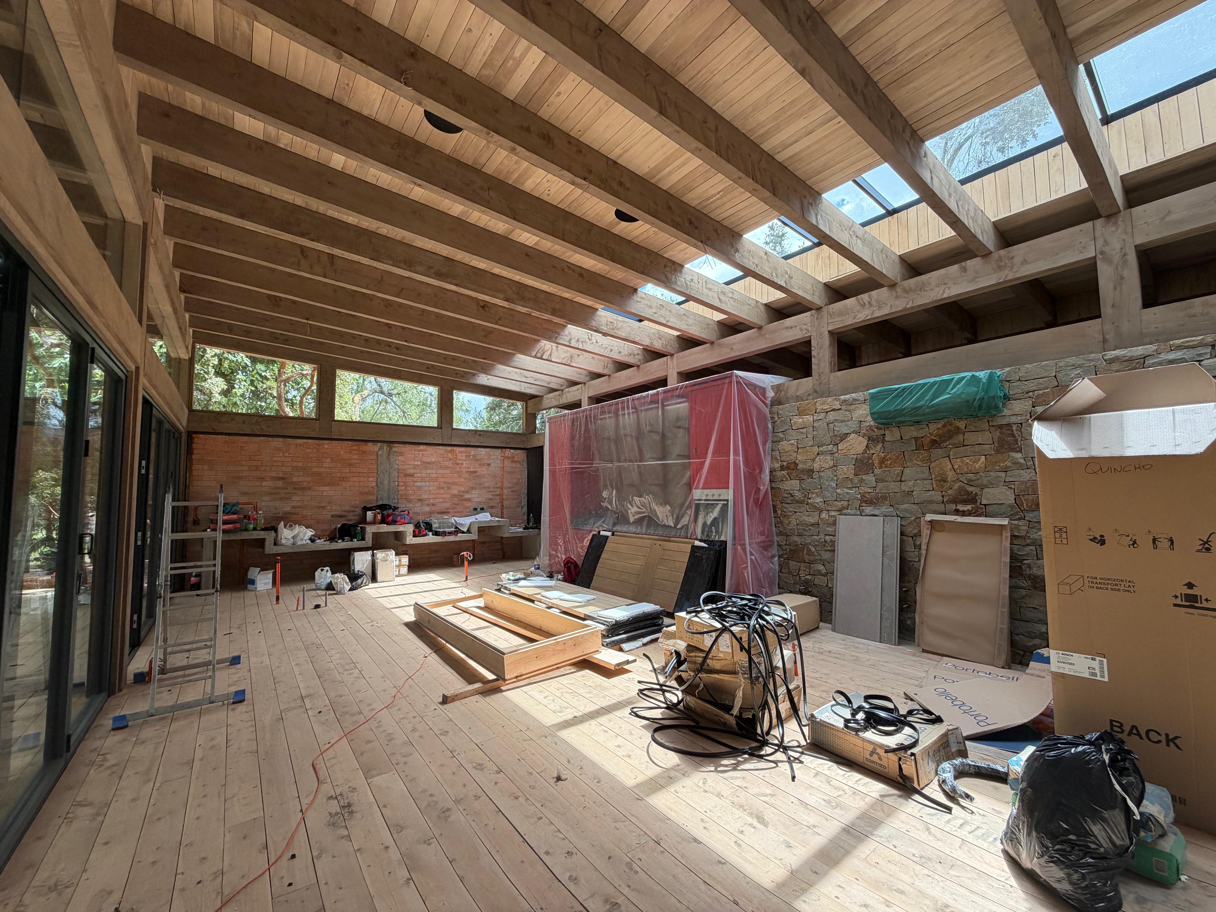 Construcción de quincho y áreas sociales en obra habitacional
